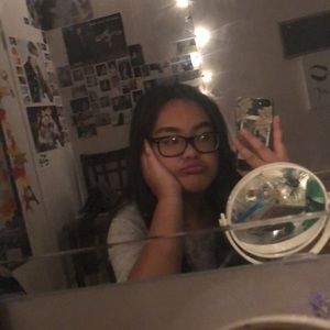 Meet your Posher, Foua